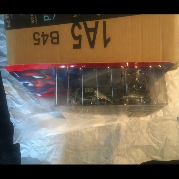 New Toybiz Web Trap Spiderman Action Figure, 2005 - Picture 6 of 9